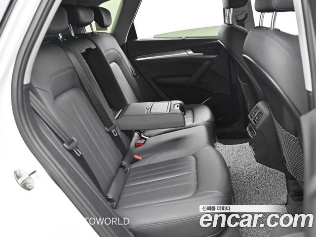 Audi Q5 2021 — photo 12