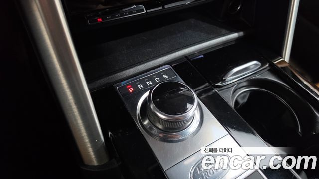 Land Rover Discovery 2018 — photo 9