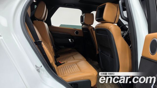 Land Rover Discovery 2018 — photo 12