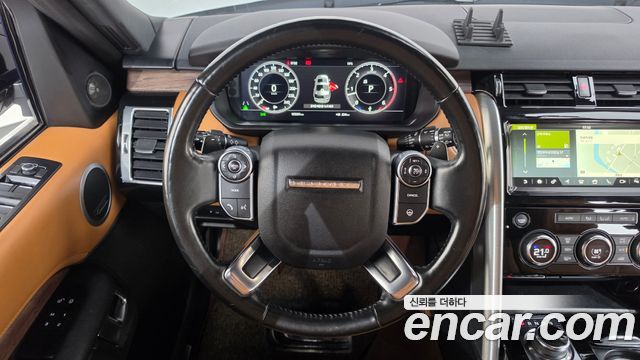 Land Rover Discovery 2018 — photo 13