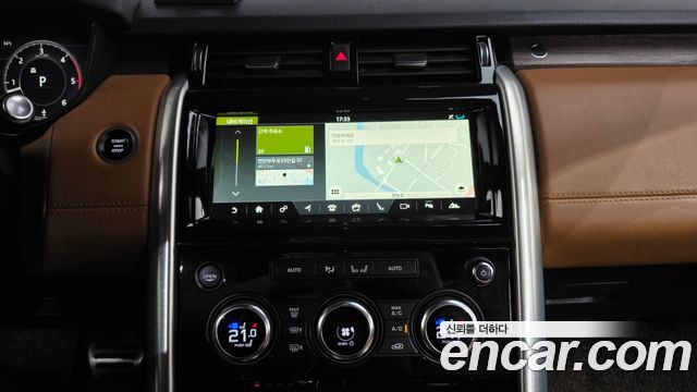 Land Rover Discovery 2018 — photo 14