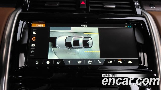 Land Rover Discovery 2018 — photo 15