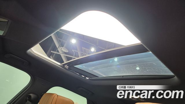 Land Rover Discovery 2018 — photo 17