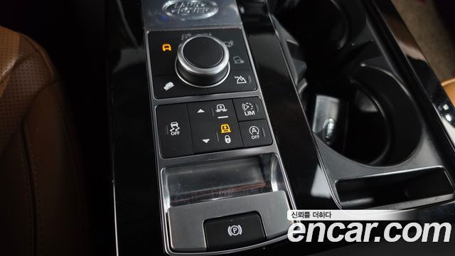 Land Rover Discovery 2018 — photo 18