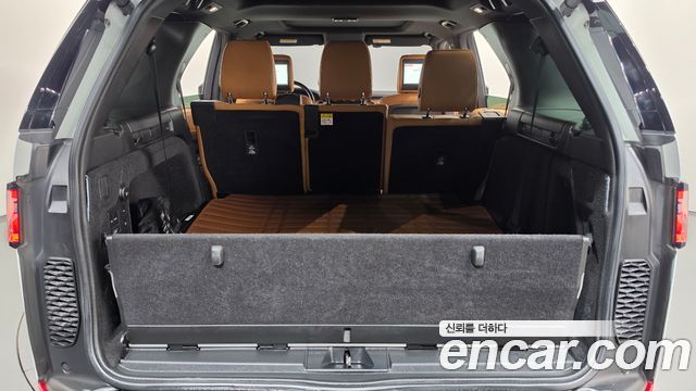 Land Rover Discovery 2018 — photo 20