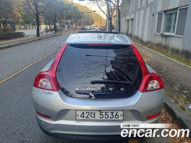 Volvo C30 2010 — photo 4