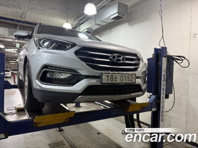 Hyundai Santafe 2016 — photo 1