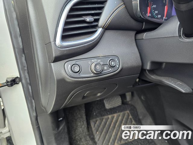 Chevrolet Korea Trax 2017 — photo 14