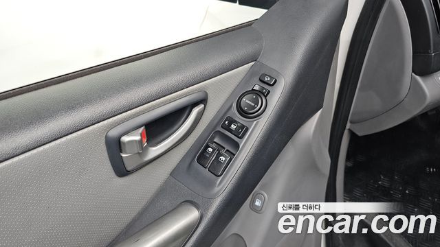 Hyundai Starex 2014 — photo 27