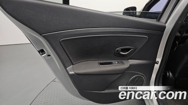 Renault Korea SM3 2016 — photo 15