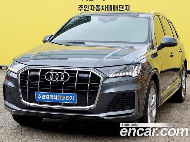 Audi Q7 2021 — photo 2