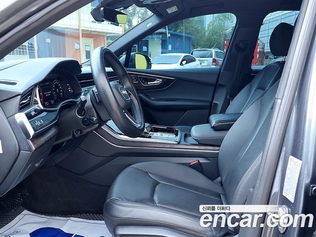 Audi Q7 2021 — photo 11