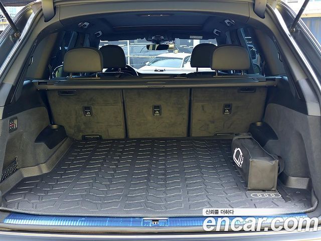Audi Q7 2021 — photo 20