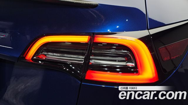Tesla Model Y 2022 — photo 9