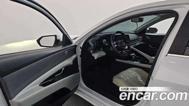 Hyundai AVANTE 2023 — photo 10