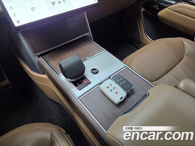 Land Rover Range Rover 2024 — photo 13