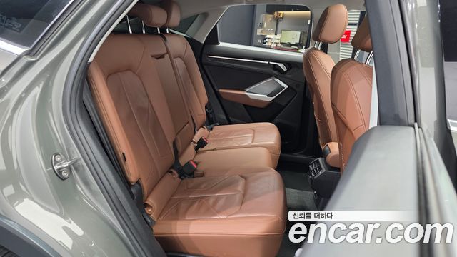 Audi Q3 2023 — photo 18