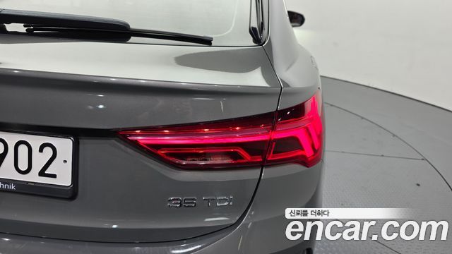 Audi Q3 2023 — photo 9
