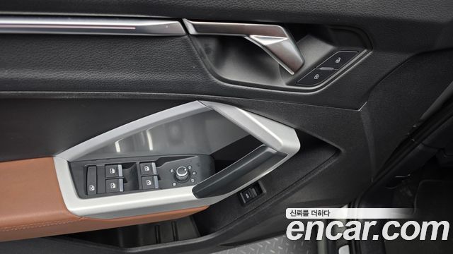 Audi Q3 2023 — photo 30