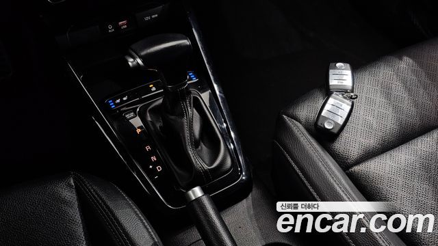 Kia Stonic 2019 — photo 12