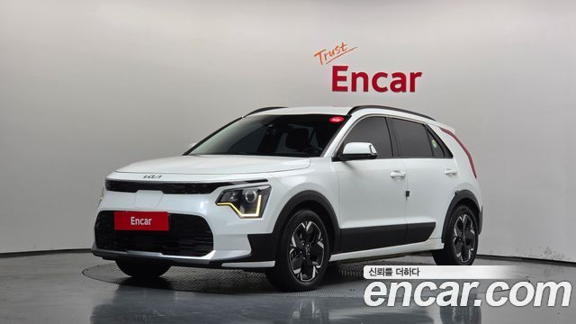 Kia Niro 2023 — photo 1