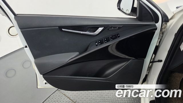 Kia Niro 2023 — photo 14