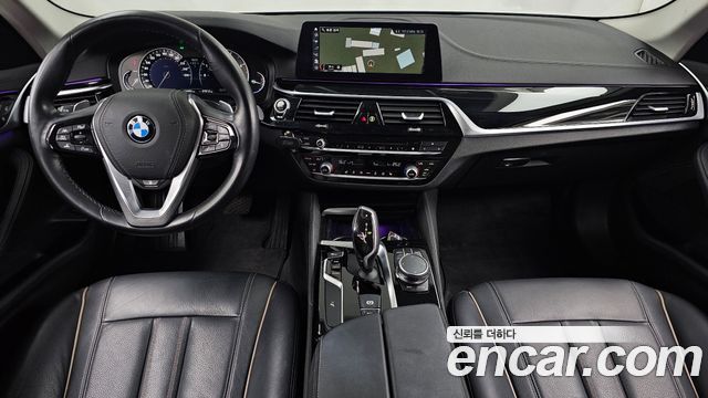 BMW 5-Series 2018 — photo 10