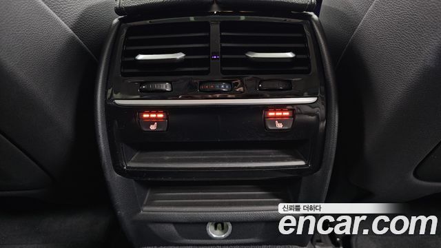 BMW 5-Series 2018 — photo 24
