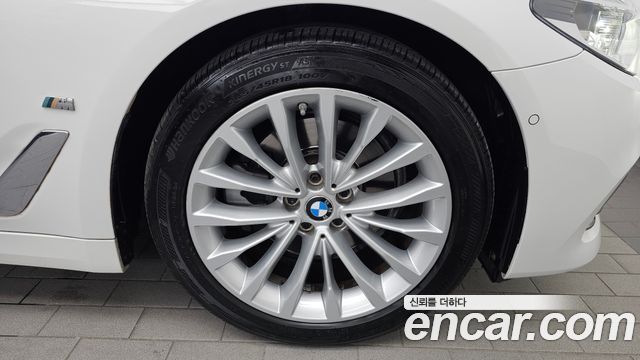 BMW 5-Series 2018 — photo 7