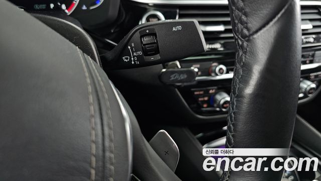 BMW 5-Series 2018 — photo 28