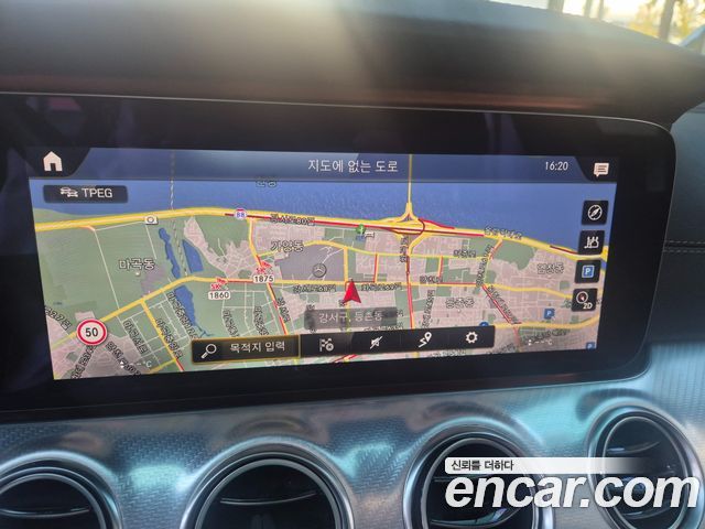 Mercedes-Benz E-Class 2021 — photo 10