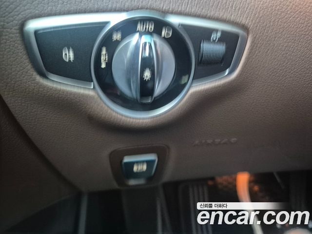 Mercedes-Benz E-Class 2021 — photo 14