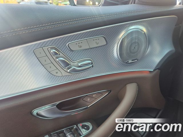 Mercedes-Benz E-Class 2021 — photo 15