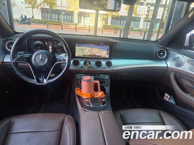 Mercedes-Benz E-Class 2021 — photo 17
