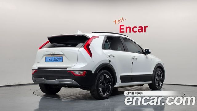 Kia Niro 2023 — photo 2