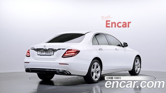 Mercedes-Benz E-Class 2018 — photo 2