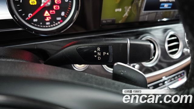 Mercedes-Benz E-Class 2018 — photo 9