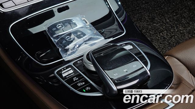 Mercedes-Benz E-Class 2018 — photo 18