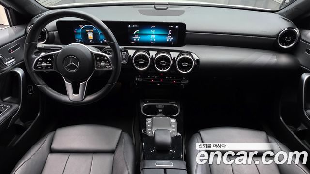 Mercedes-Benz A-Class 2021 — photo 10