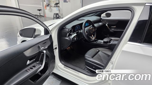 Mercedes-Benz A-Class 2021 — photo 13