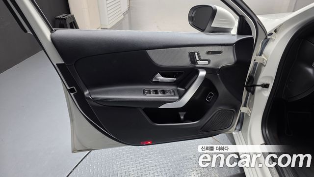 Mercedes-Benz A-Class 2021 — photo 14