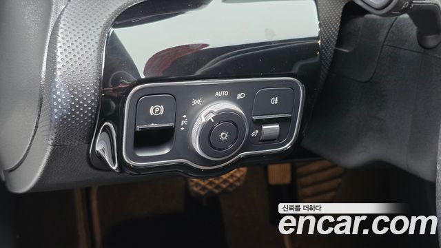 Mercedes-Benz A-Class 2021 — photo 27