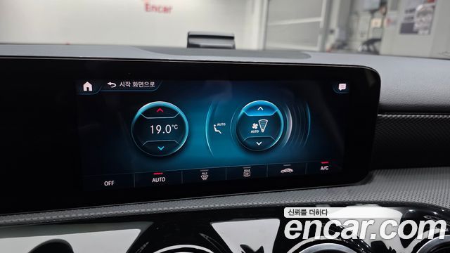 Mercedes-Benz A-Class 2021 — photo 32