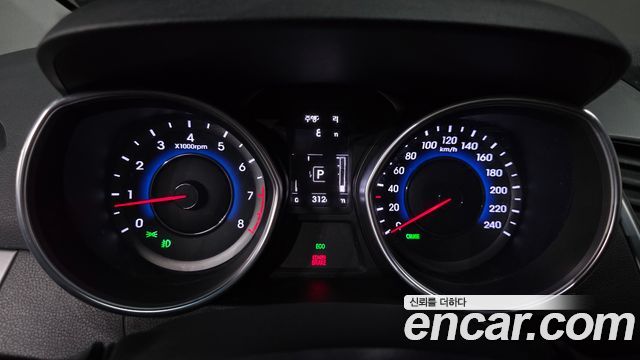 Hyundai AVANTE 2014 — photo 11
