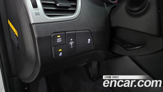 Hyundai AVANTE 2014 — photo 18