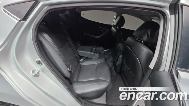 Hyundai AVANTE 2014 — photo 24