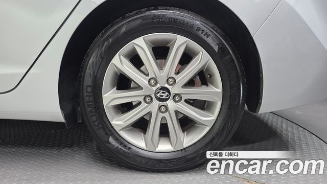 Hyundai AVANTE 2014 — photo 7