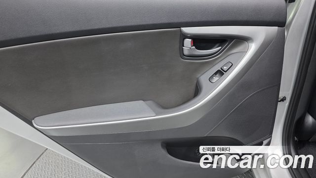 Hyundai AVANTE 2014 — photo 15