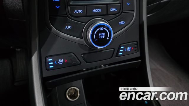Hyundai AVANTE 2014 — photo 33