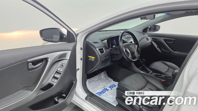 Hyundai AVANTE 2014 — photo 13